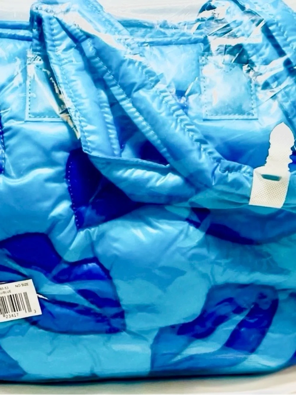 NEW WILDFOX BLUE PUFFER LIPS  TOTE BAG  BEACH POOL NWT SEALED $98
